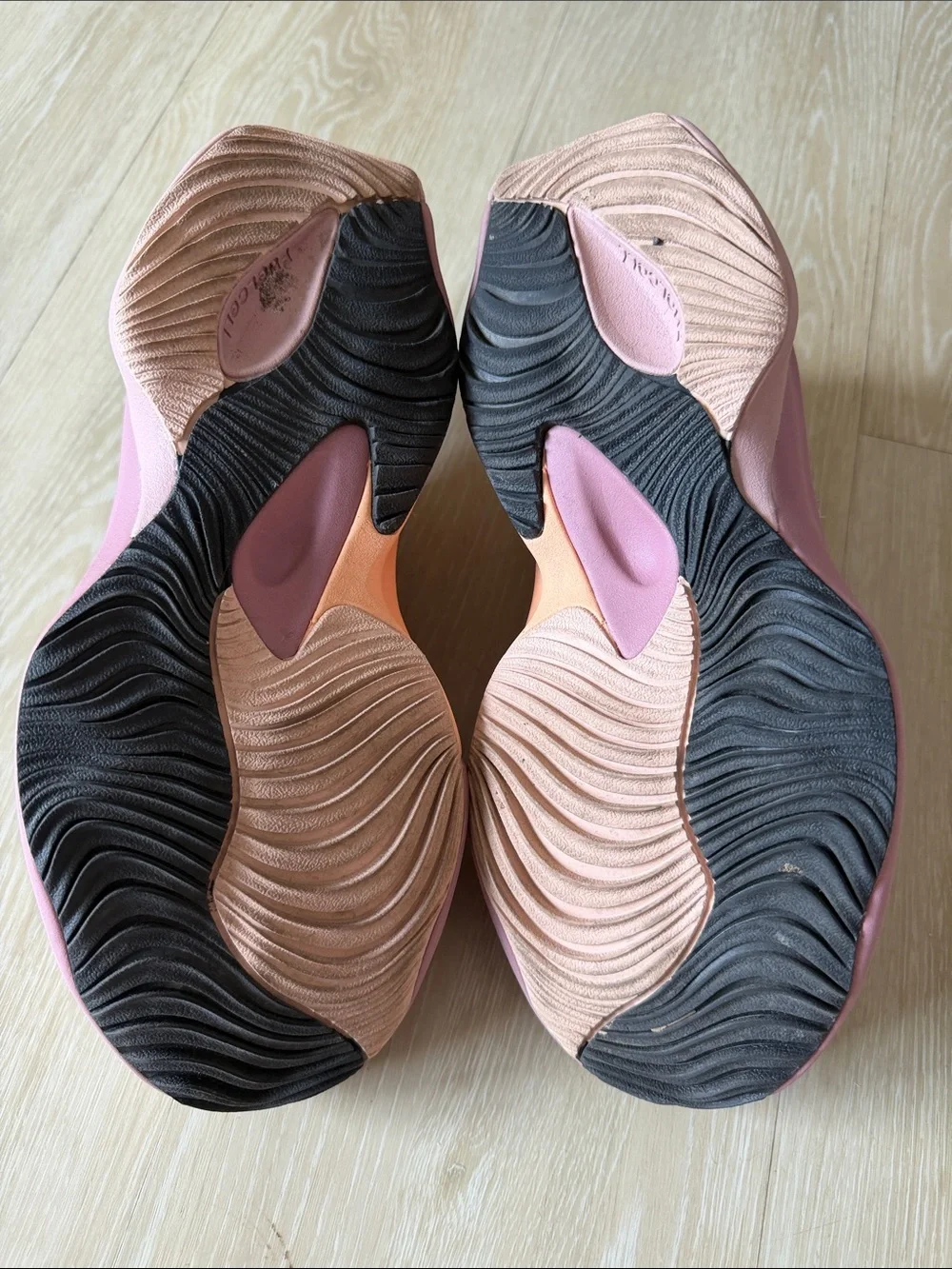 New Balance Women's Sneakers